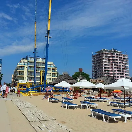 公寓 Menada Crystal Park *