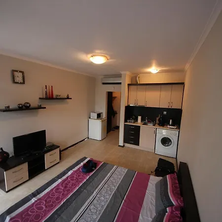 Menada Crystal Park * サニービーチ