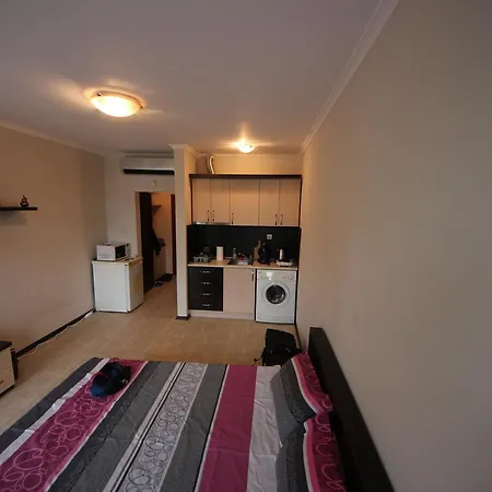 アパート Menada Crystal Park *